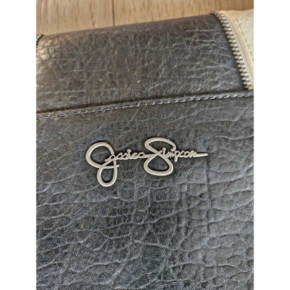 Large Jessica Simpson Body Clutch Leather - Picture 3 of 7